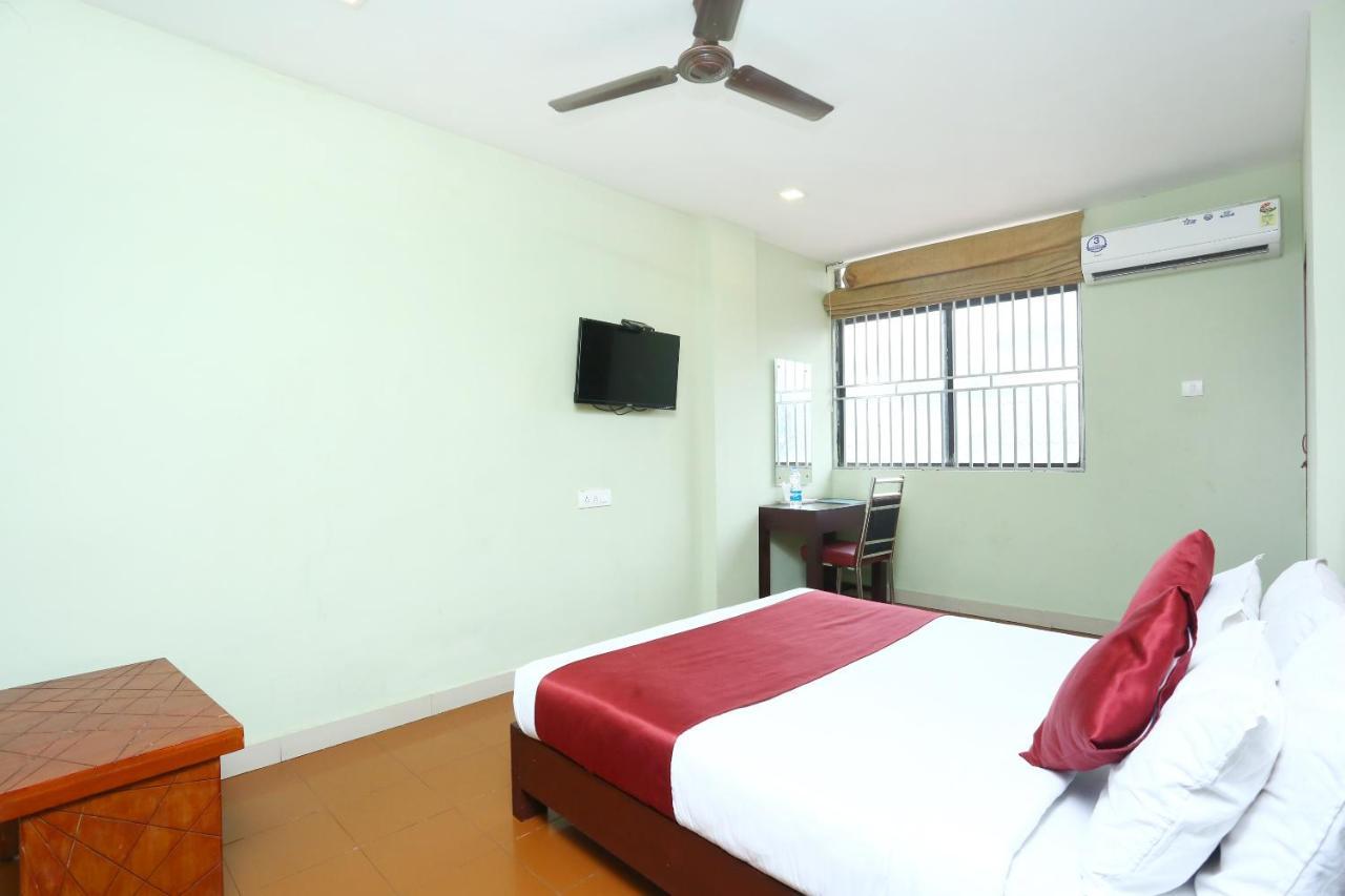 Oyo 15190 Select Residency Hotel Kozhikode Bagian luar foto